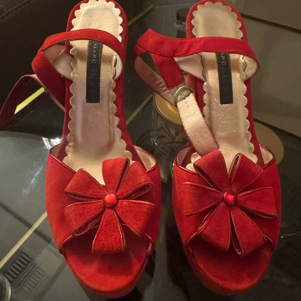 Marc Jacob’s Vintage from 90s
Size 6